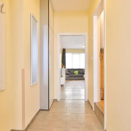 Διαμέρισμα 1 *